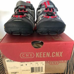 Keen toddler size 8 brand new